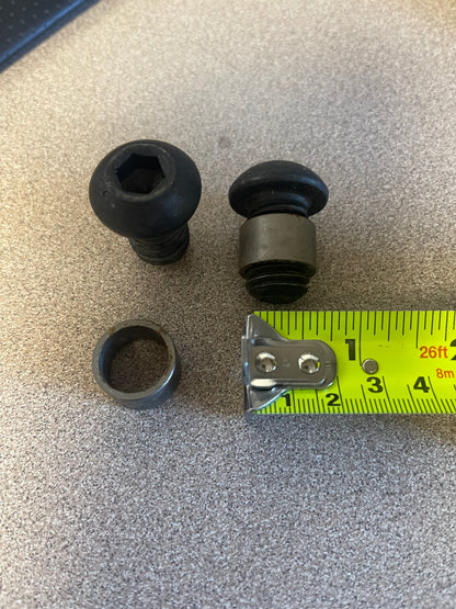 R1280 - Piv. Bolt Kit 5/8 Bt.