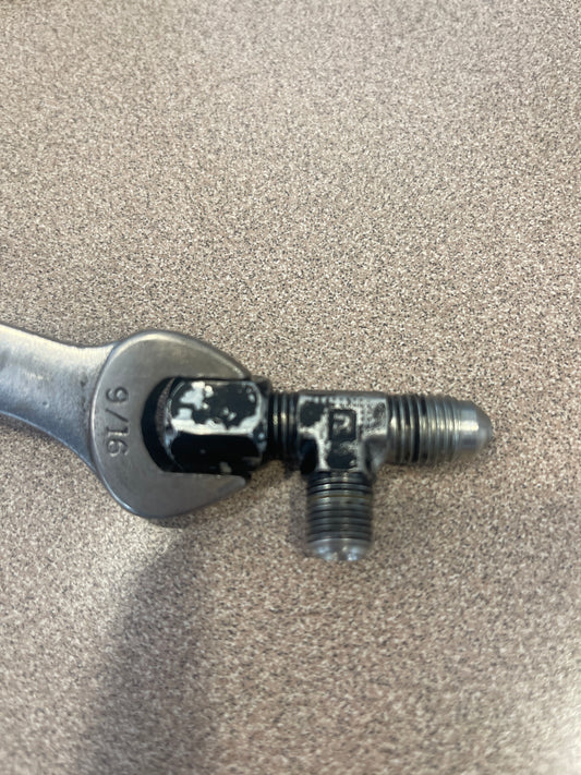HWH RF6966 (F6966) - Jack Cylinder Port Tee - 1/4" Tube Ends (37 degree male flare) x 1/8" NPTF
