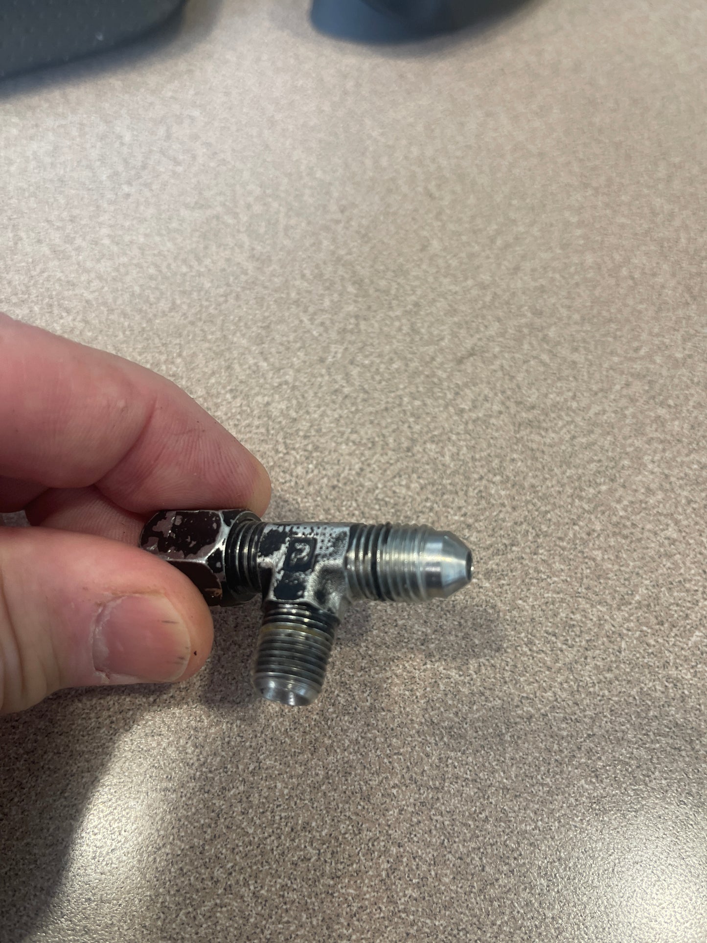HWH RF6966 (F6966) - Jack Cylinder Port Tee - 1/4" Tube Ends (37 degree male flare) x 1/8" NPTF